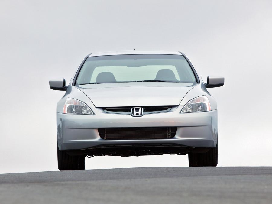  Honda Accord Hybrid 2005 года  (US) (фото 17 из 30)